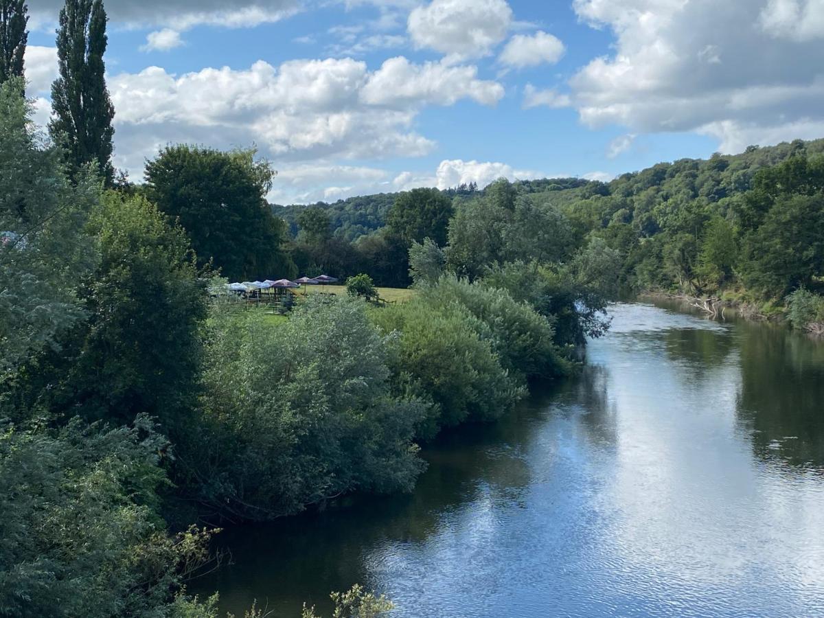 Chainbridge Usk Riverside Gastro Pub And Accommodation Trostrey 外观 照片